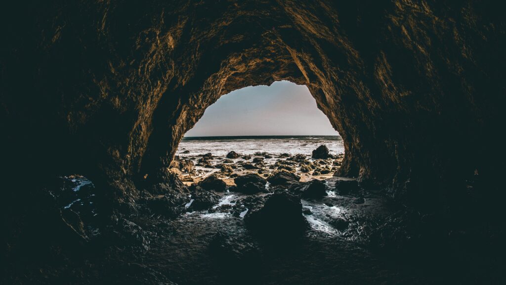 Game of Thrones in Irlanda: Le Grotte di Cushendun (Roccia del Drago)